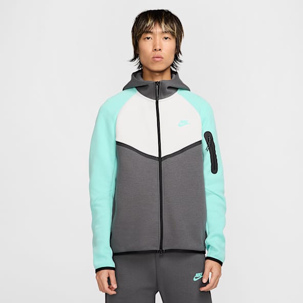 Nike sweatsuit with hood deals